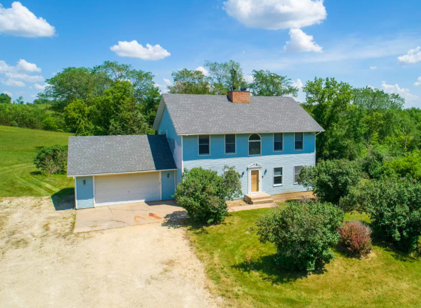 Cannon Falls, Minn. farm house for sale,